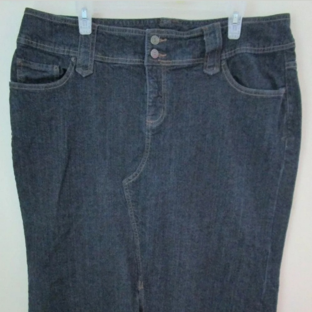 ISO in search of sz 24, 26, 28 Venezia skirt